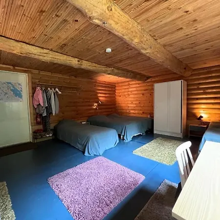 Tyrni Chalet